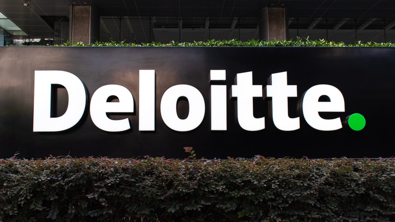 Deloitte denies audit split Deloitte denies audit split