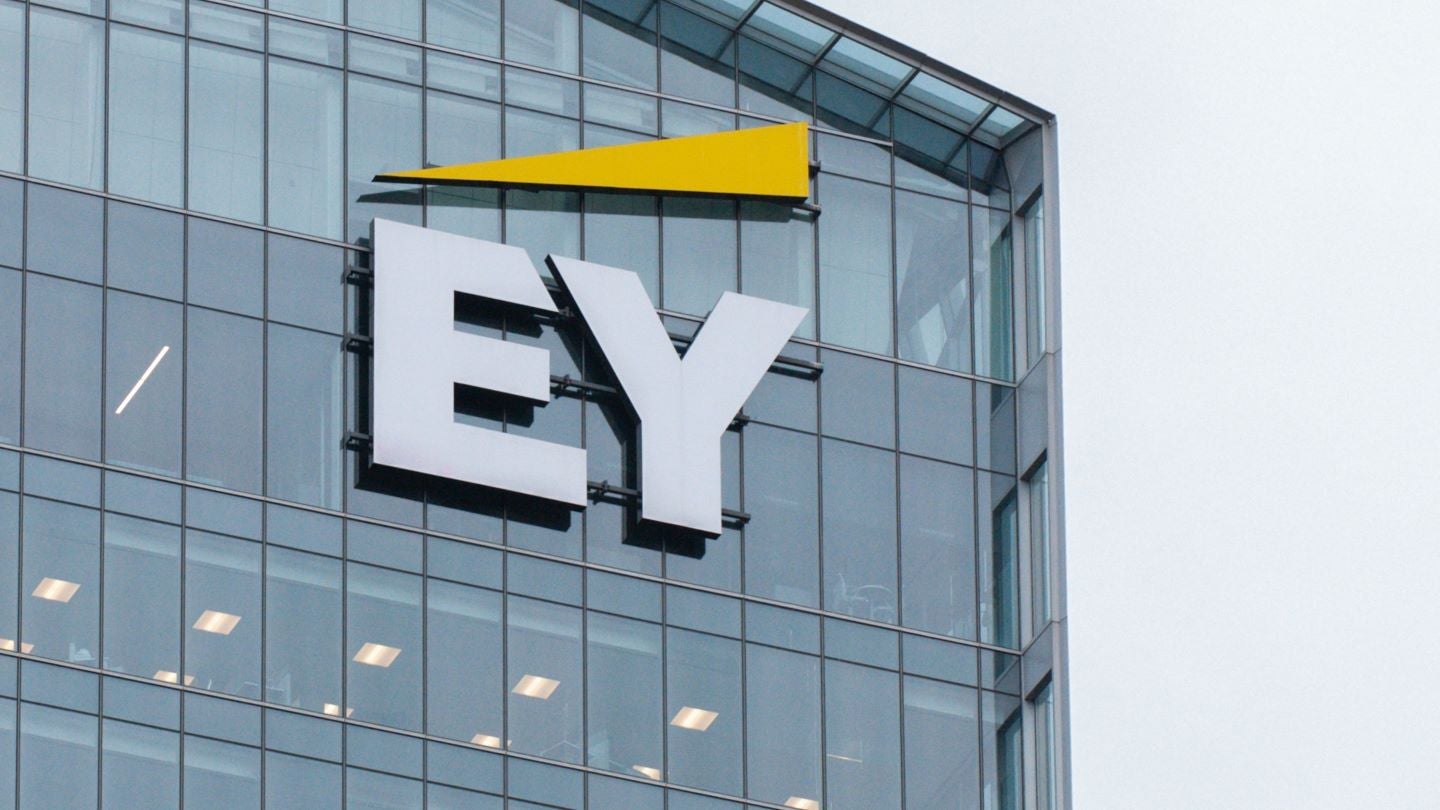 UK’s FRC probes EY for unauthorised audit report issuance  